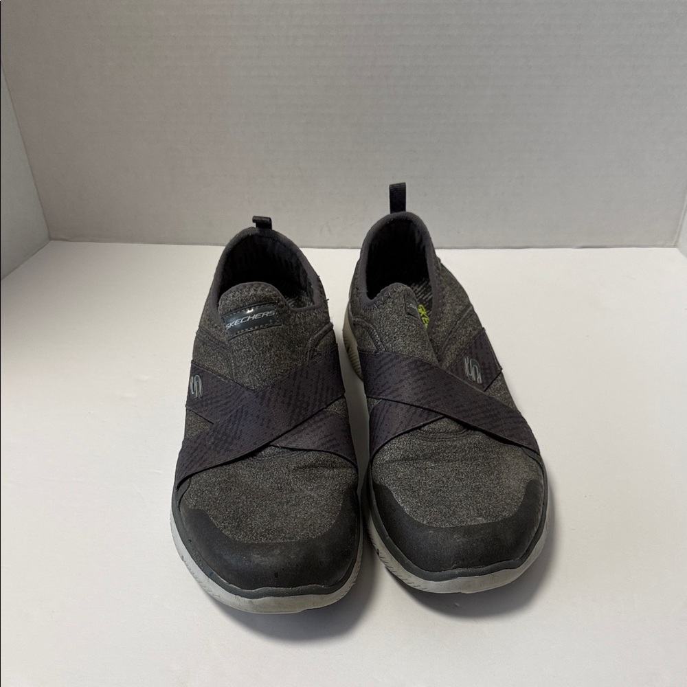 Skechers Air-Cooled Memory Foam Women's Gray Slip-On Athletic Shoes EUC 8 1/2
